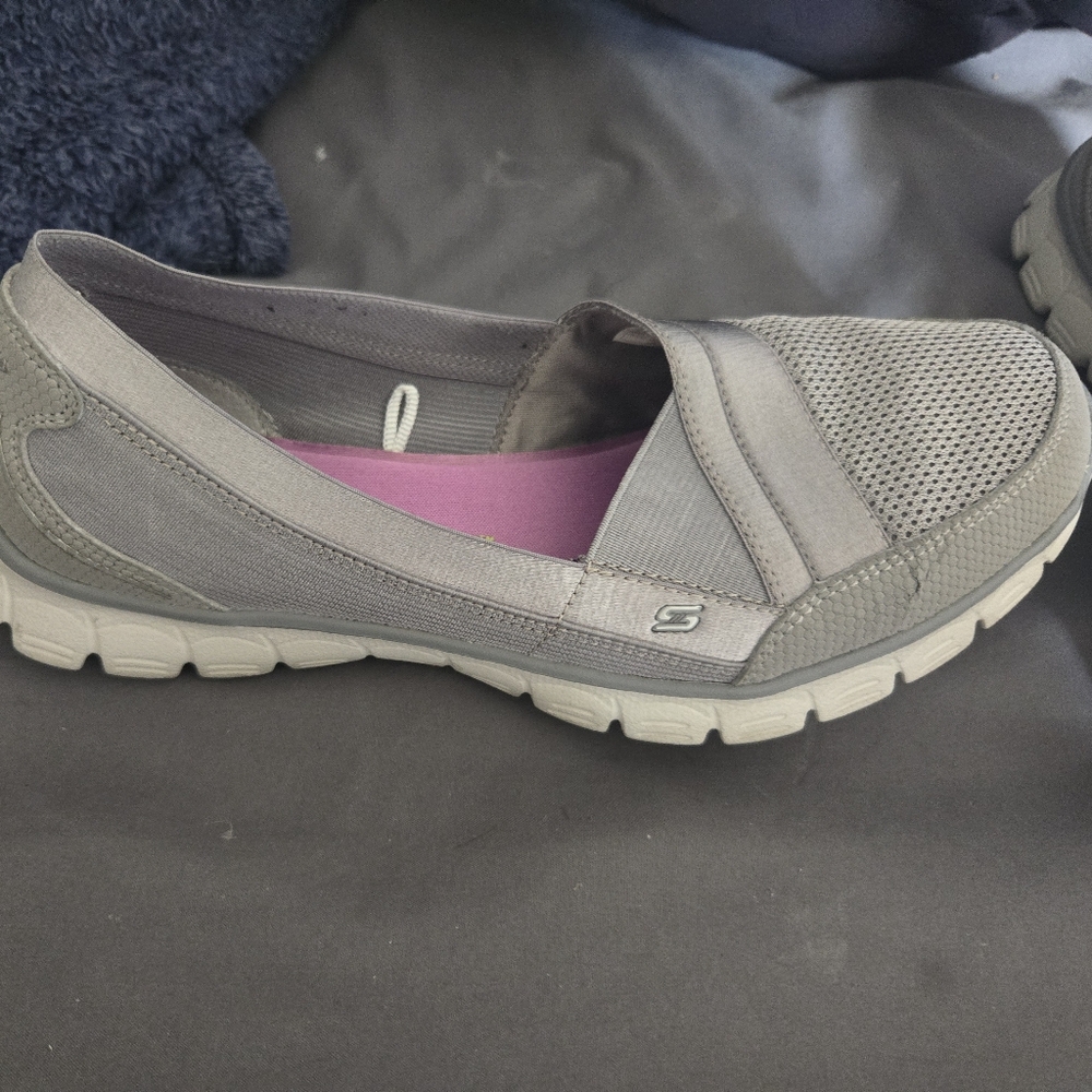 Sketchers EZ flex, women's slip ons.